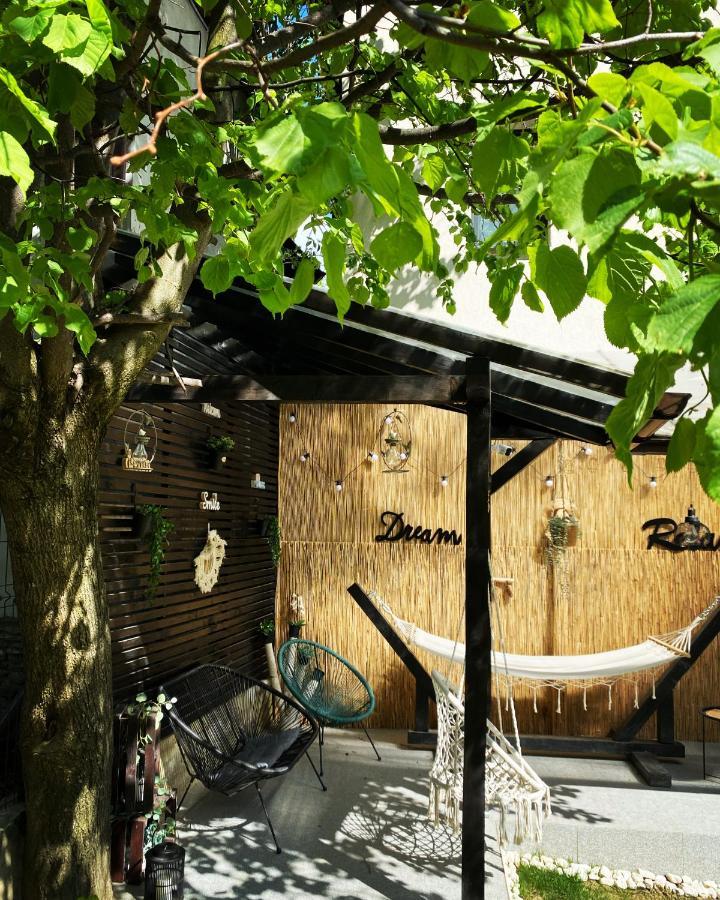 Queen'S Heart Guesthouse บราน ภายนอก รูปภาพ